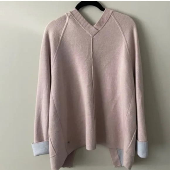 Lululemon Athletics Reverse Me Wrap NWOT - Picture 4 of 6